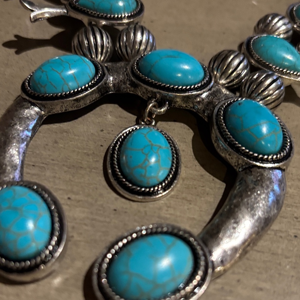 Turquoise and Silver Squash Blossom Necklace Costume Jewelry Festival Vibe - Picture 2 of 3